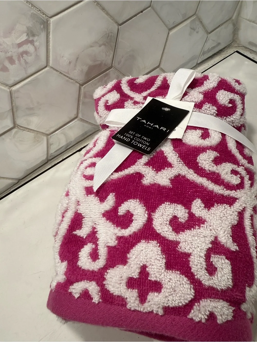 Tahari Home Embossed Scroll Hand Towels NWT 2 Pack Fuschia & White